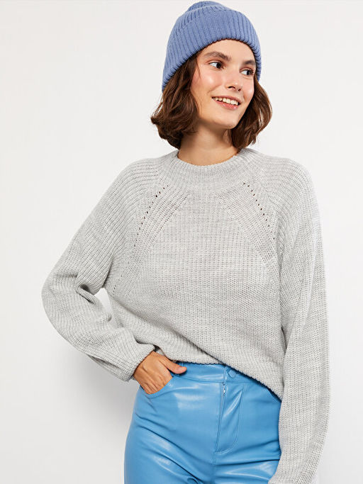 Dik Yaka Kendinden Desenli Kad?n Triko Kazak