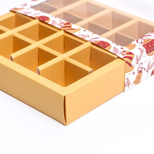 Коробка под 16 конфет «Новогодняя», 17.5×17.5×3.5 см