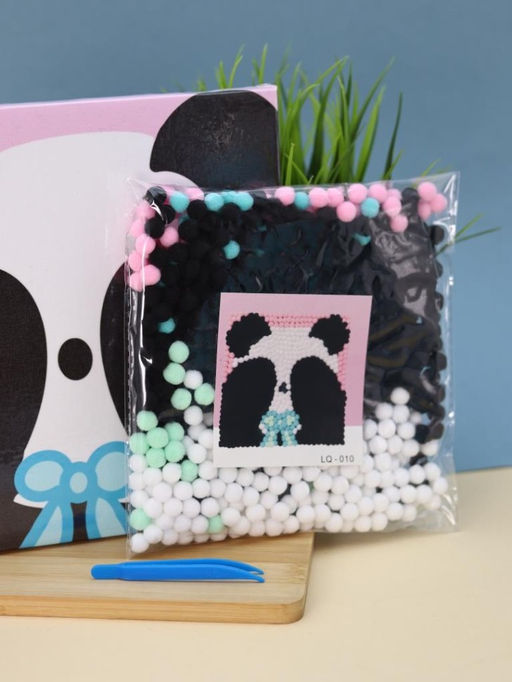 Картина из помпонов на подрамнике Draw Me! Panda, (20 х 20 см)