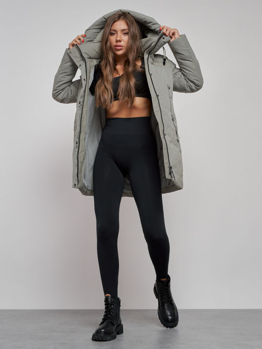 Зимняя женская куртка молодежная с капюшоном цвета хаки 589003Kh - RoccaManer фото 13