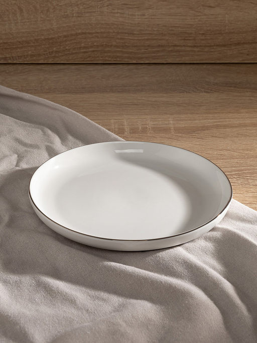 Тарелка плоская D18,4 белый фарфор