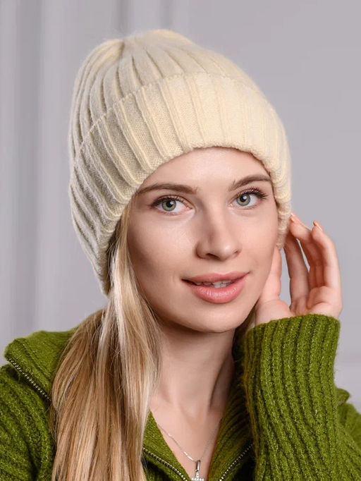 Модная и теплая шапка бини из нежнейшей ангоры - Pretty mania фото 7