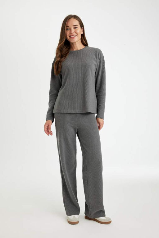 Женская однотонная футболка с длинными рукавами из ткани селаник антрацита стандартного кроя с круглым вырезом - Defacto фото 2