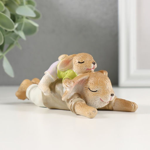Фигурка полистоун Милые зайки спят, 12?5?4.5 см