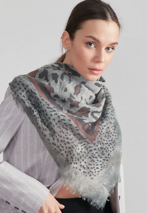 Большой, красивый платок из вареного хлопка. Рисунок на полотно наносится вручную. - Tantino фото 7