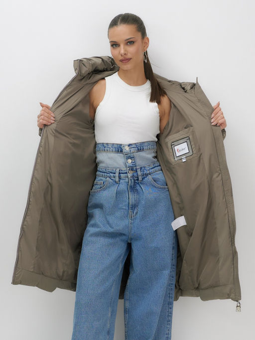 Пальто зимнее утепленное с капюшоном женское светло-коричневого цвета 7779SK - Visdeer фото 13