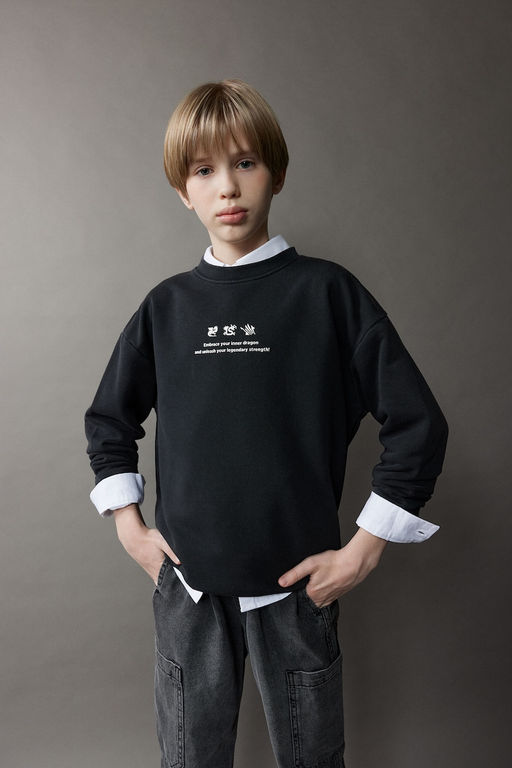 Oversize Geni_ Kal_p Bisiklet Yaka S_rt Bask_l_ Y_kamal_ Soluk Efektli Sweatshirt Erkek _ocuk - Defacto фото 4