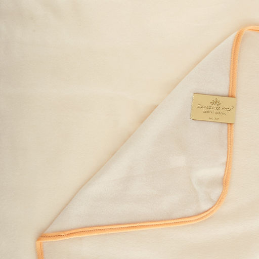 Плед/накидка на кнопках 150х100см "Белый песок", флис набивной, полиэстер 100%, плотность 160г/м2, упаковка 15х25см, пояс бумажный, т.м. "Домашняя Мода" (Россия)