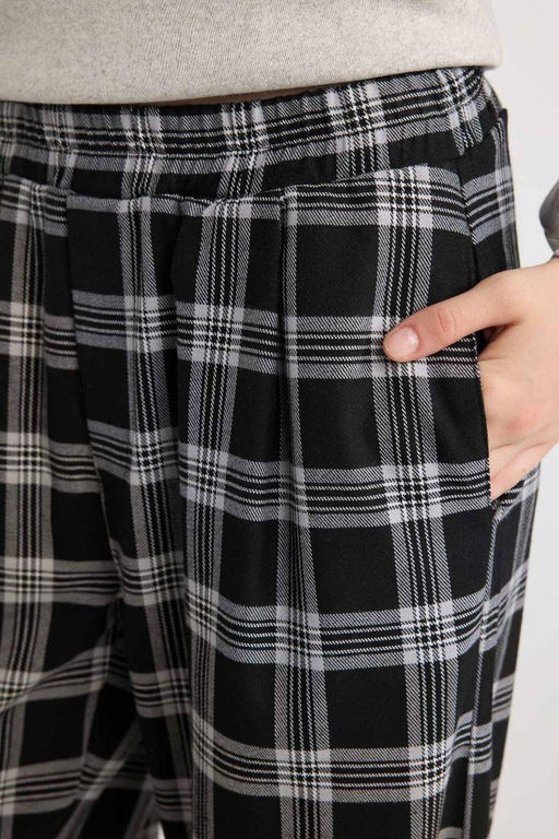 Широкие брюки Широкие брюки в клетку с нормальной талией и эластичными карманами Пижамные брюки - Defacto фото 5
