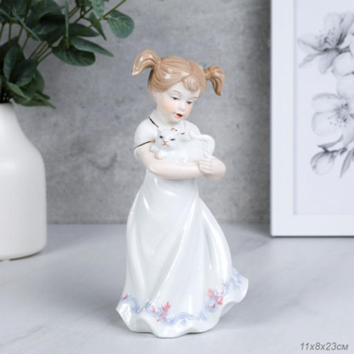 Статуэтка Девочка с кошкой 23 см / A-16 /уп 36/