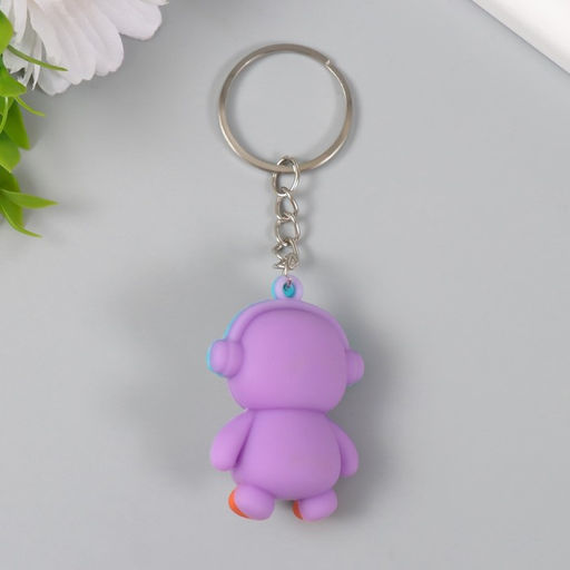 Цена за 12 шт. Брелок резина "Пингвин в наушниках" МИКС 4,7х3,5х2,2 см