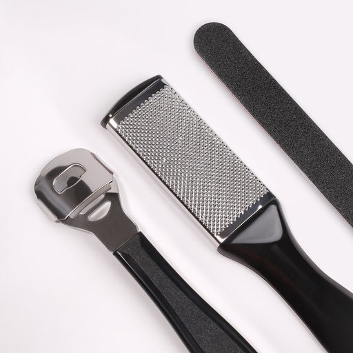 Набор для педикюра, 4 предмета, на блистере, чёрный