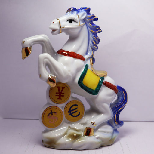 Лошадь символ 2026 года символ силы мощи достижения цели и победы 10см-12см