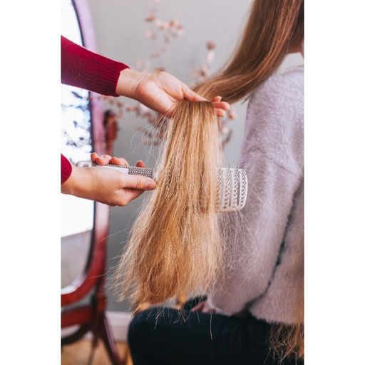 Расчёска массажная, с магнитом, прорезиненная ручка, 7.5×25.5 (±1) см, серая