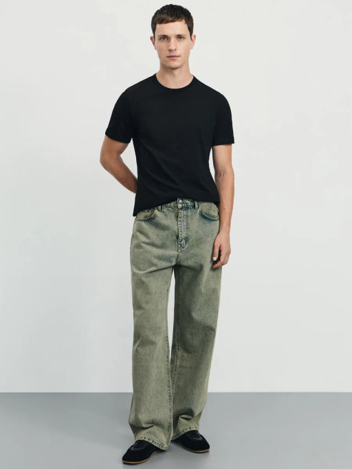 Базовая футболка slim fit / Zarina