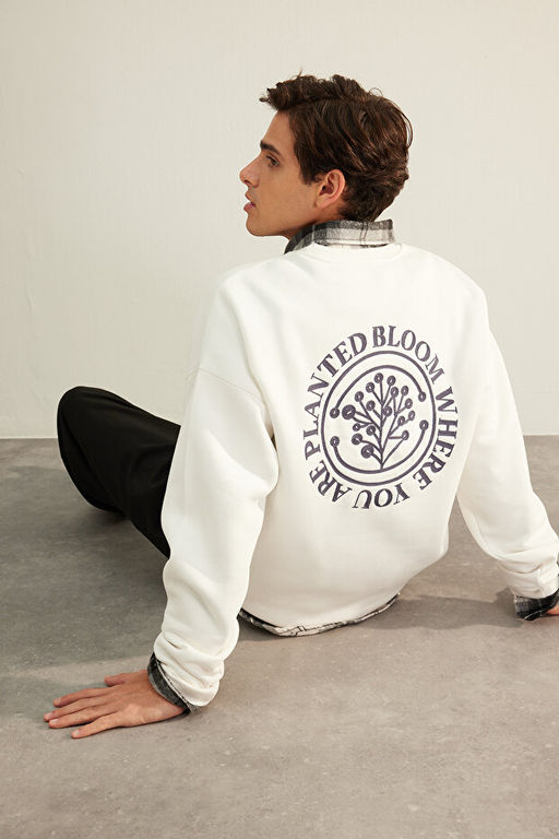 Ekru Oversize/Geni_ Kesim _i_ek Nak__l_ __i Polar/S_cak Tutan Sweatshirt TMNAW24SW00012 - Trendyolmilla фото 2