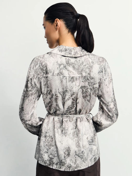 Приталенная блуза из вискозы / Zarina