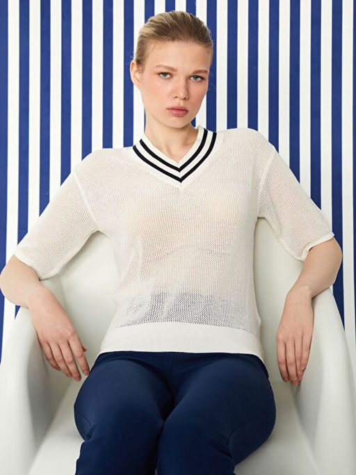 V Yaka Ajurlu Kad?n Triko Kazak