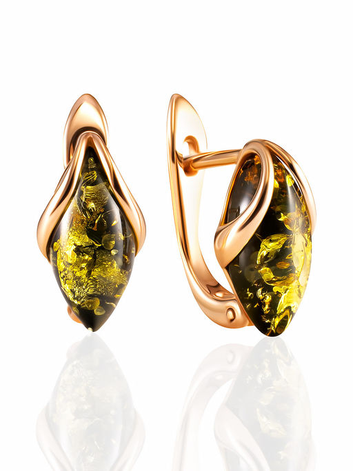 Короткие позолоченные серьги Подснежник с янтарём зелёного цвета