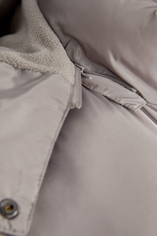 Водоотталкивающее пальто стандартного кроя с капюшоном на флисовой подкладке - Defacto фото 8