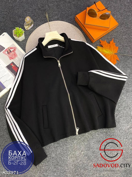 Худи женское с рисунком на спине