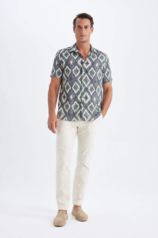 Рубашка с короткими рукавами и воротником-поло стандартного кроя с принтом - Defacto фото 2