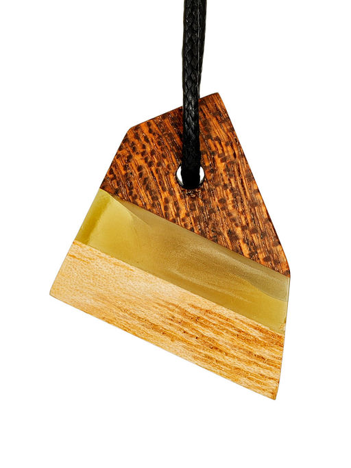 Подвеска из натурального янтаря и дерева Индонезия