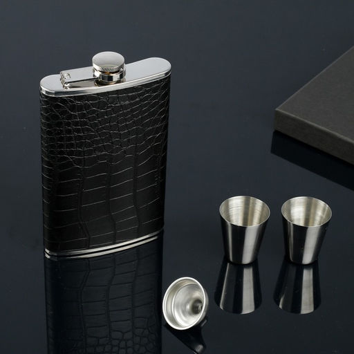 Подарочный набор 4 в 1: фляжка чёрная 300 мл, воронка, 2 рюмки, 17 х 21.5 см - Simaland фото 2