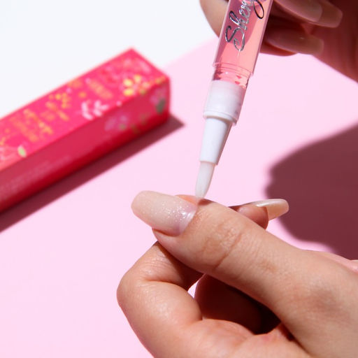 Цена за 2 шт. Масло для кутикулы в карандаше «Вишня»