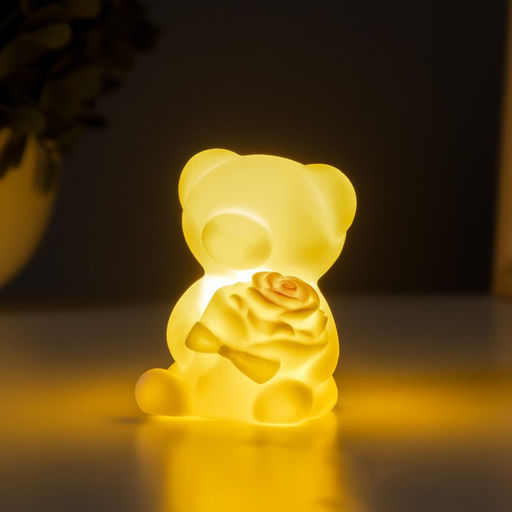 Фигурка светящаяся RISALUX «Мишка с розой», LED-ночник, 2 Вт, LR44, белый, 4×5.5×7 см