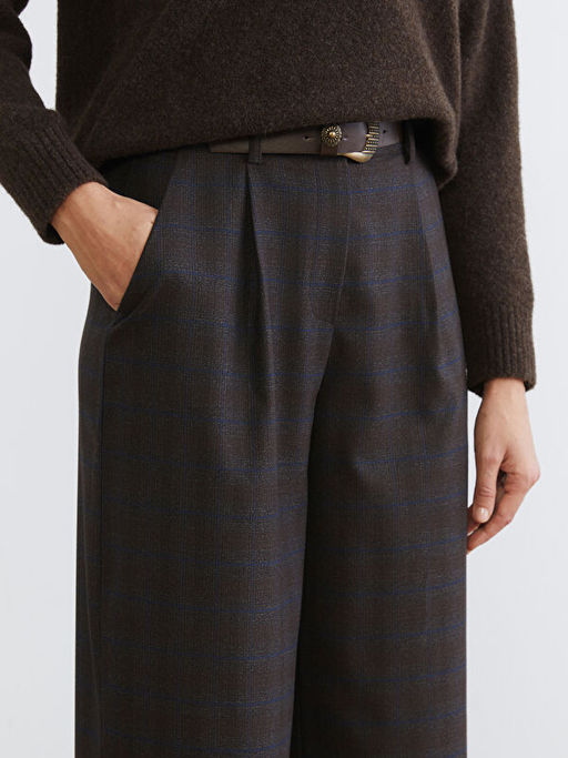 Standart Fit Ekose Kad?n Pileli Pantolon