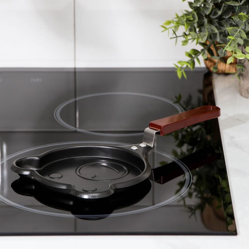 Сковорода Доляна «Мишка», d=14 см, пластиковая ручка, антипригарное покрытие, цвет чёрный