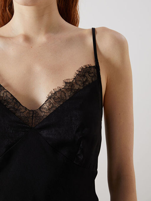 V Yaka Dantel Detayl? Saten Elbise