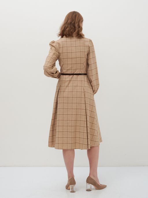 Платье с контрастным воротником и поясом