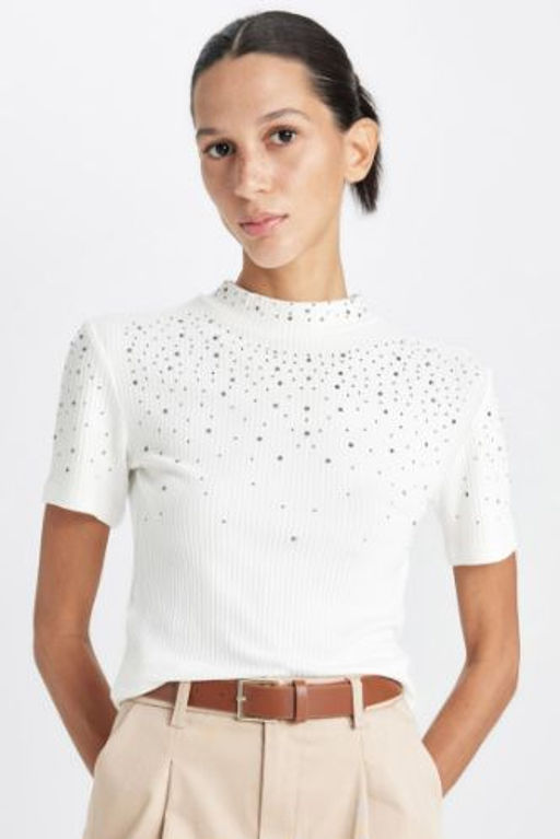 Slim Fit Dar Kesim Yar?m Bal?kc? Yaka Islemeli Fitilli Kaskorse K?sa Kollu Tisort