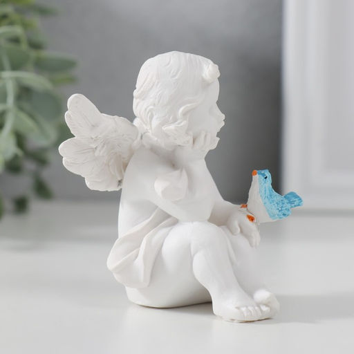 Сувенир полистоун "Белоснежный ангел с цветной птичкой" 7х6х5,5 см