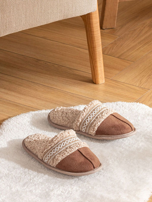 S?et G?r?n?ml? Kad?n Ev Terli?i