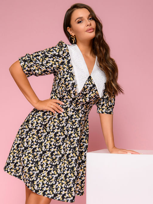 Платье черное с цветочным принтом, рукавами фонарик и кружевным воротником