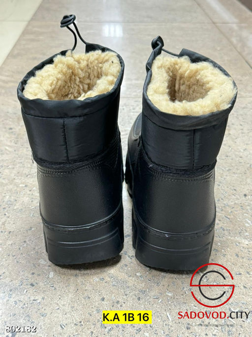 Сапоги для мужчин, выполненные из резины