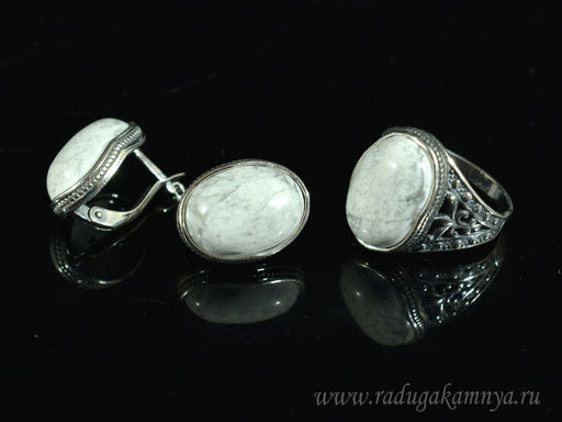 Кольцо Серьги с кахолонгом размер 21