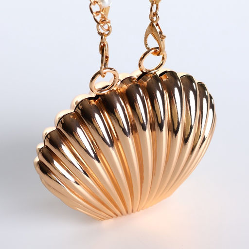 Сумка мини-клатч на магните, в форме ракушки, жёсткий корпус, на длинной цепочке, золотистая