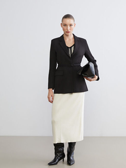 Beli Kemerli Kad?n Blazer Ceket