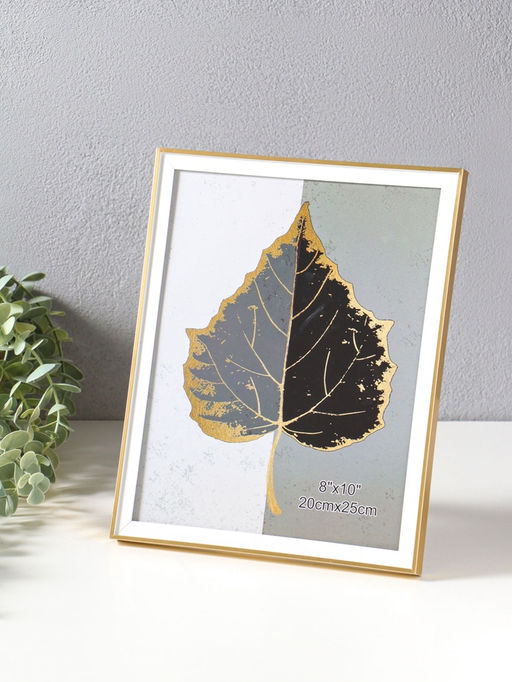 Фоторамка для фото 20×25 см «Современная классика», пластик, под золото и белый, 26×20.8×1.5 см