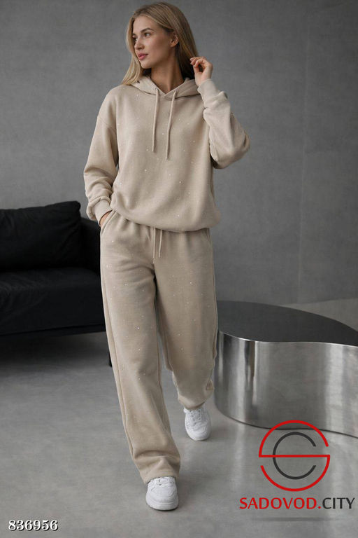 Спортивный женский костюм со стразами - Bruno фото 4