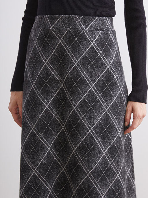 Beli Lastikli Baklava Desenli Etek