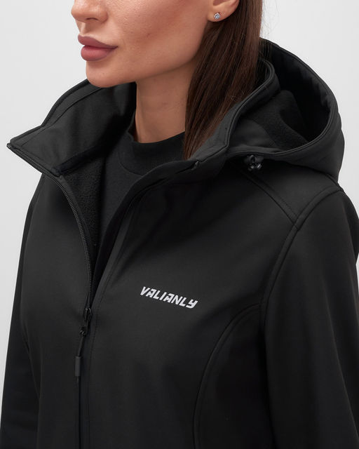 Парка спортивная женская с капюшоном softshell черного цвета 9568Ch