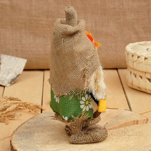 Фигурка-оберег «Домовой. Василёк в льняном колпаке, с сердцем», 23×14×9 см, МИКС