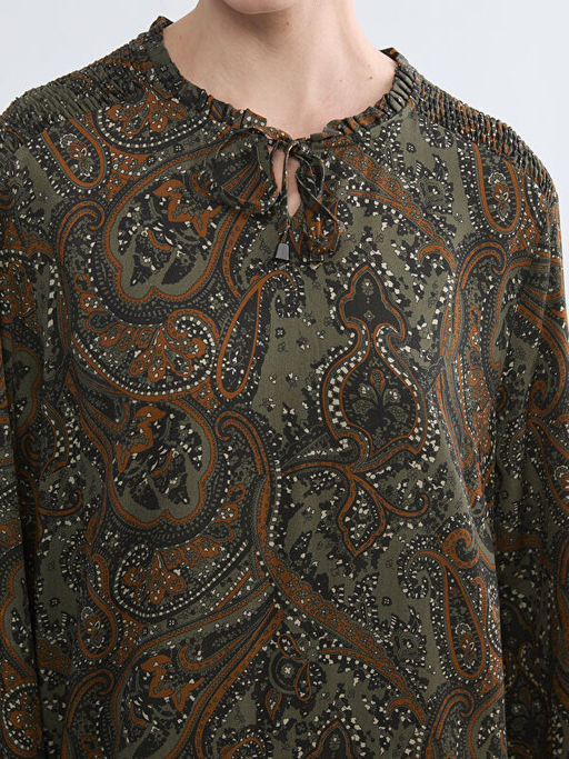 Ba?lamal? Yaka Desenli Elbise