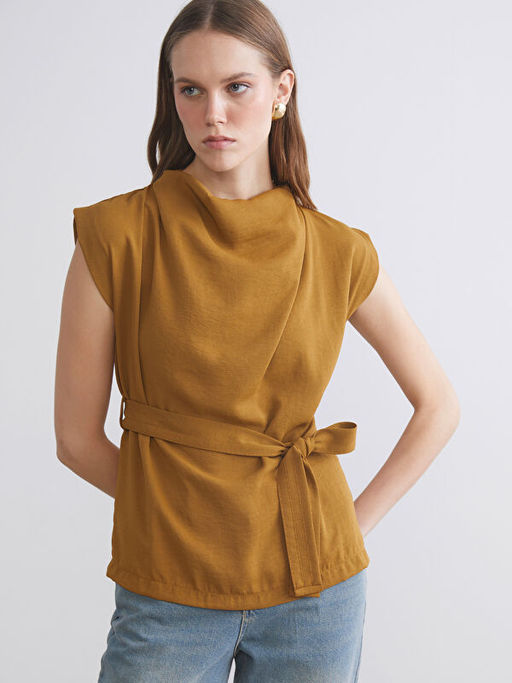 D?k?ml? Yaka B?zg?l? Bluz