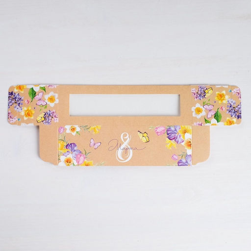 Цена за 5 шт. Коробка для макарун, кондитерская упаковка, 8 марта 18?5.5?5.5 см